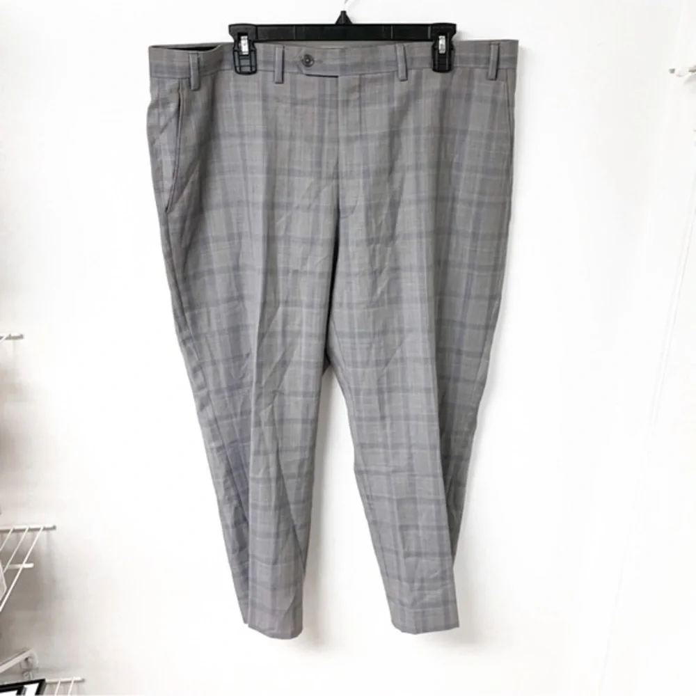 Michael Kors Gray Window Pane Plaid Suit Size 46R and‎ 40R Pants